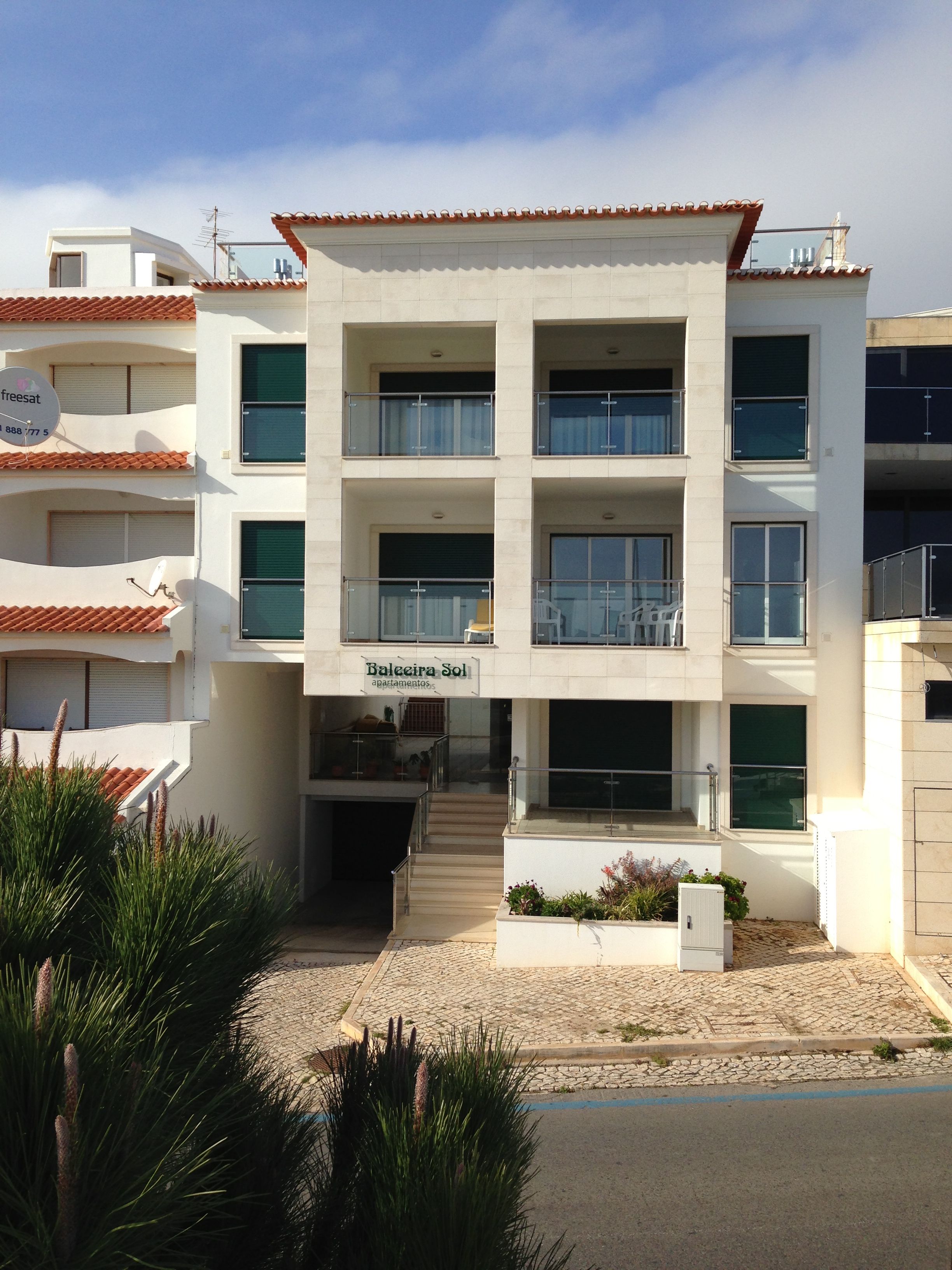 Купить квартиру в португалии недорого вторичное жилье какие налоги в греции